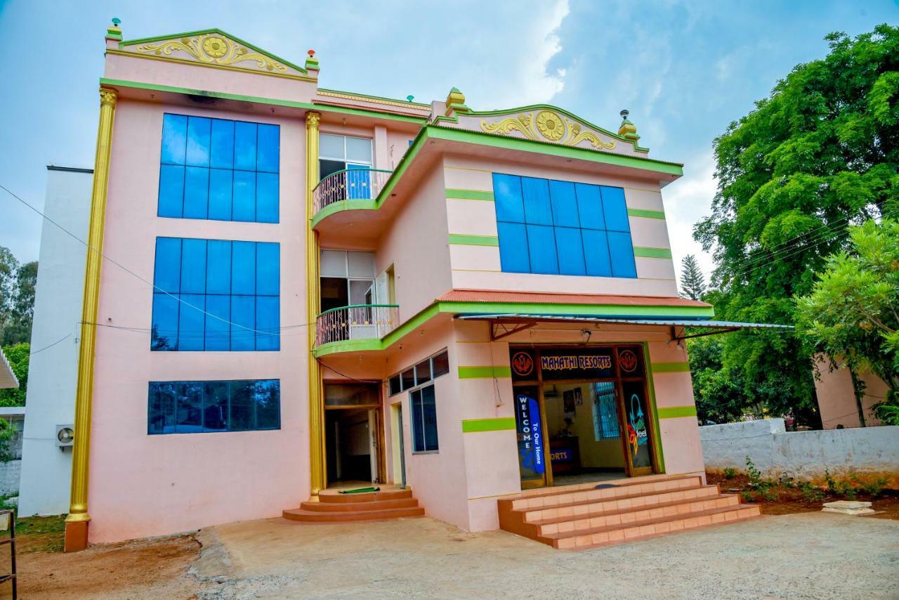 Mahathi Resort And Spa Jelagiri Kültér fotó